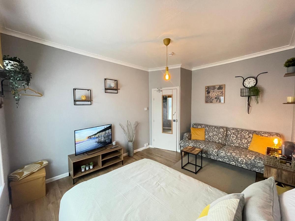 Westend Holiday Room 4 Брекън Екстериор снимка