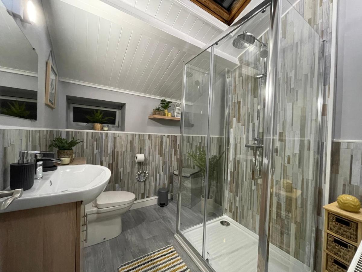 Westend Holiday Room 4 Брекън Екстериор снимка